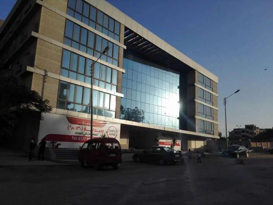 العيادة للبيع  فى المقطم