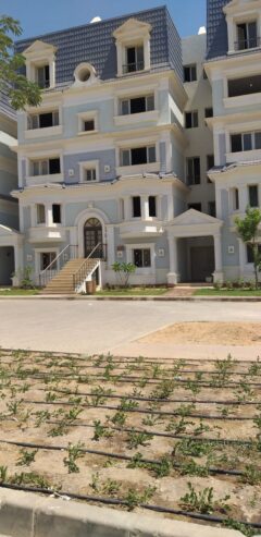 الوحده للبيع رقم 247/4 (i villa.) دور ارضى وأول على بحير.