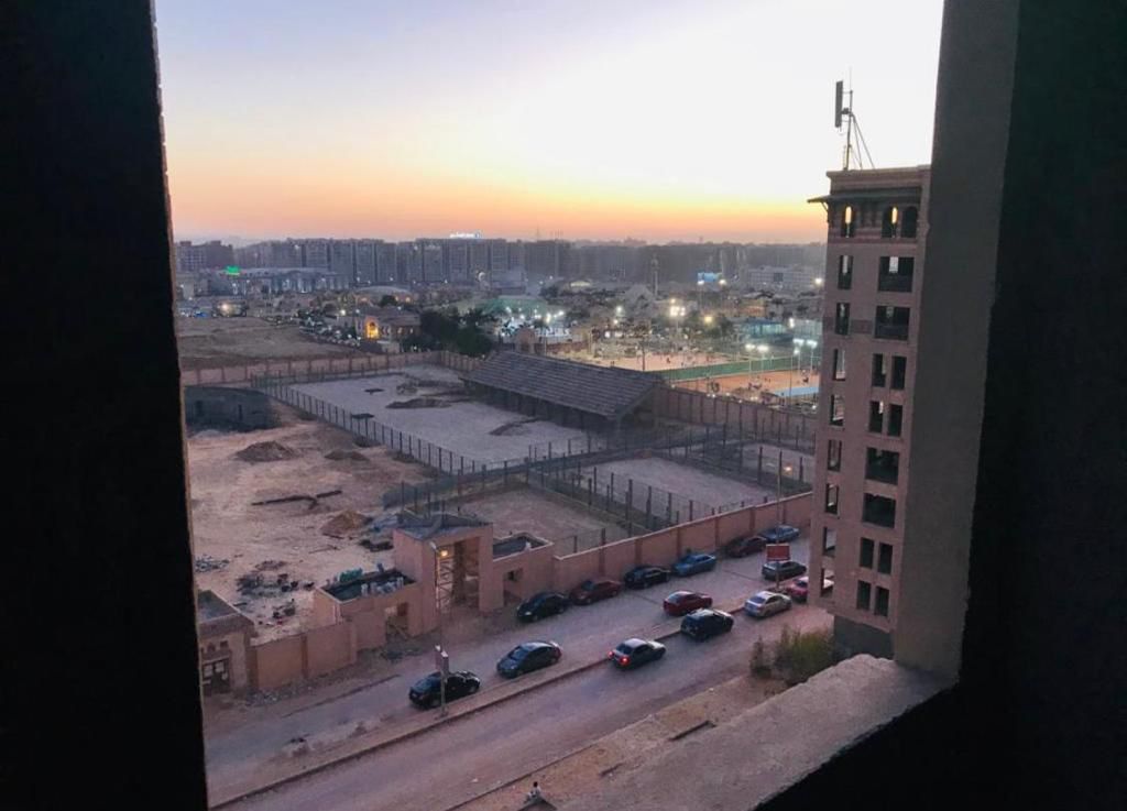 شقة بالهضبة الوسطى – القطامية – كومباوند كندة