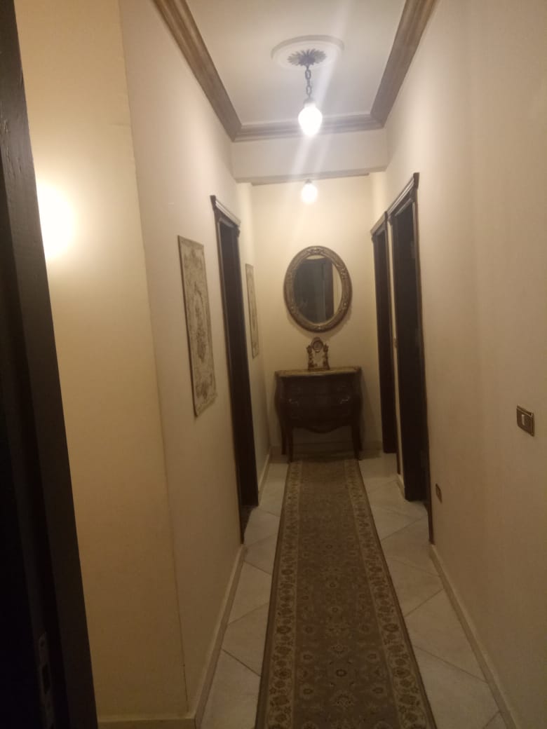 شقه في التجمع الخامس عمارات النرجس