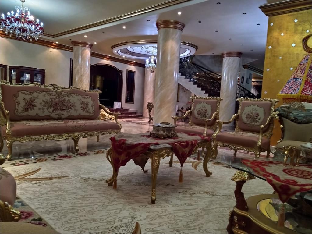 لراغبي التميز والرفاهيه للبيع فيلا بالتجمع الخامس